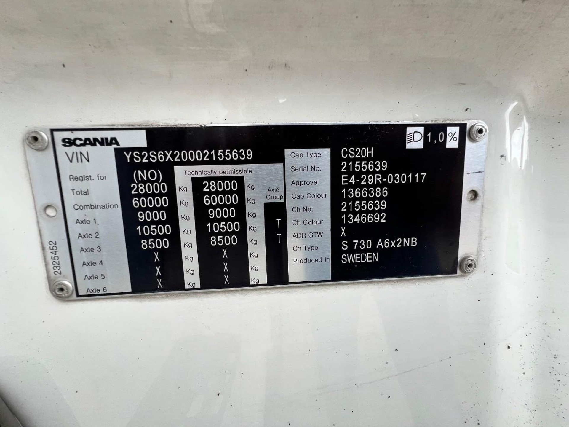 56632884-24.jpg